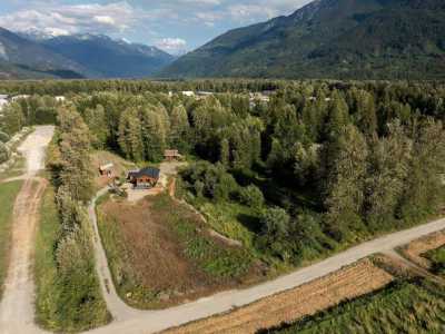 Home For Sale in Pemberton, Canada