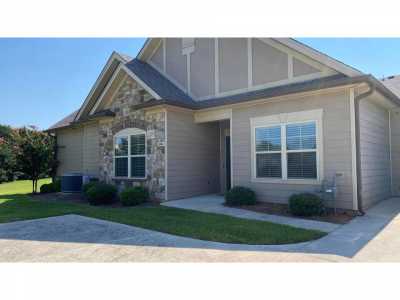 Condo For Sale in Ooltewah, Tennessee