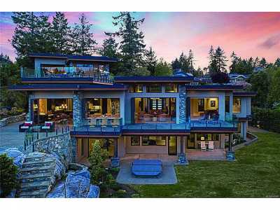 Home For Sale in Nanoose Bay, Canada