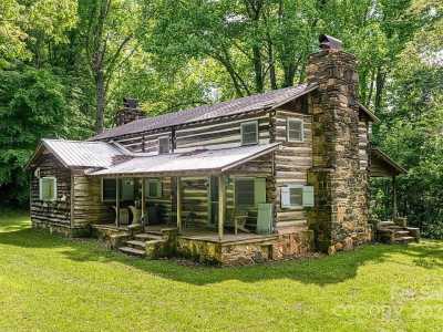 Home For Sale in Burnsville, North Carolina