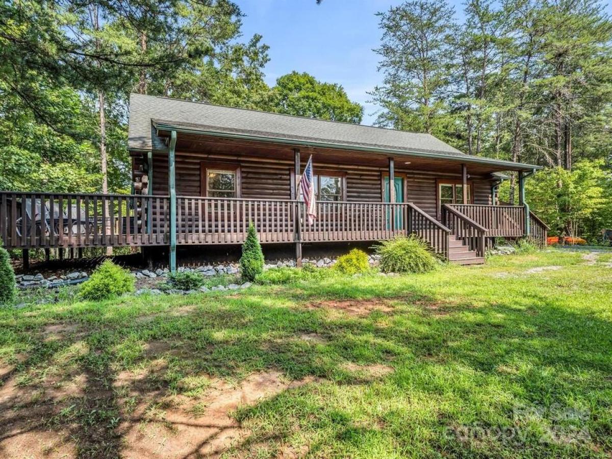 Picture of Home For Sale in Lake Lure, North Carolina, United States