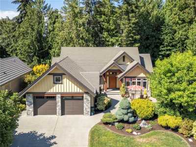 Home For Sale in Qualicum Beach, Canada