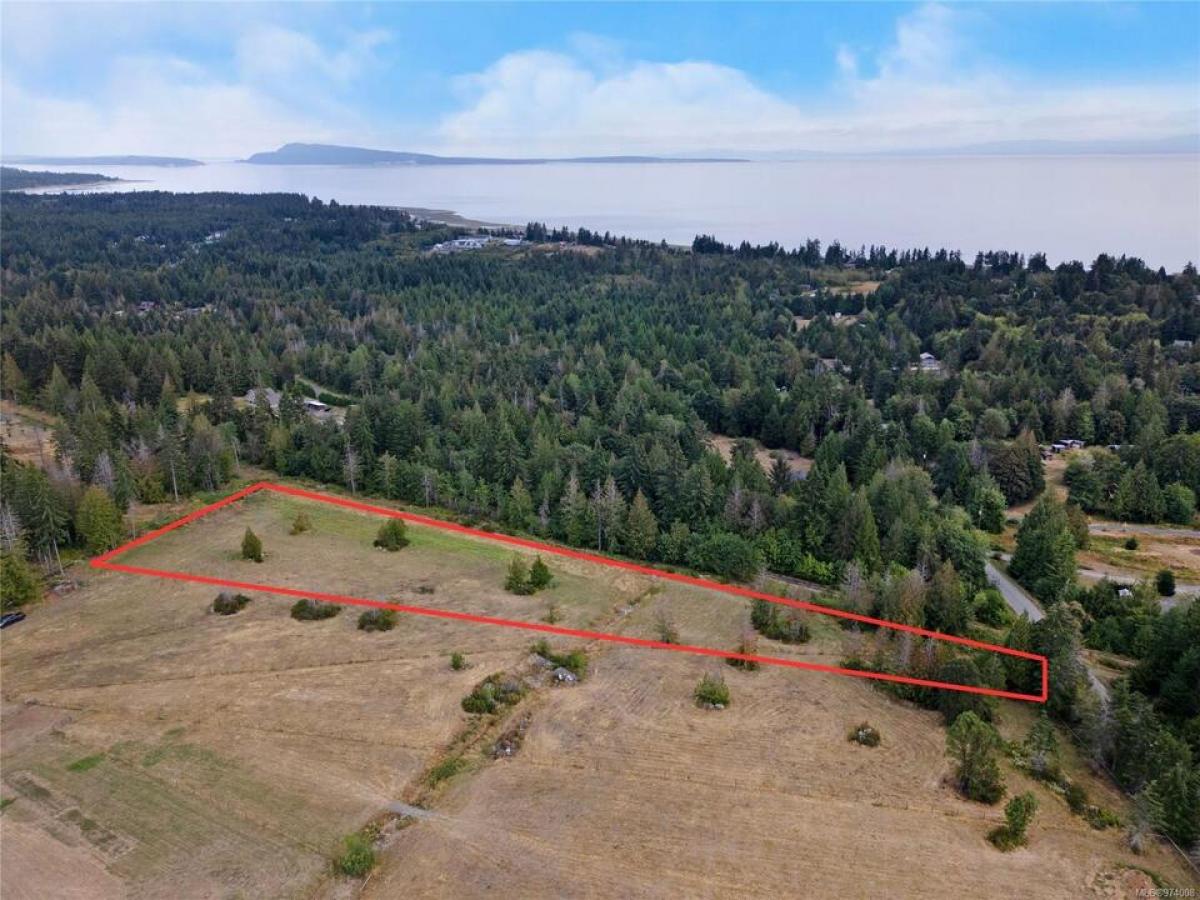 Picture of Residential Land For Sale in Qualicum Beach, British Columbia, Canada