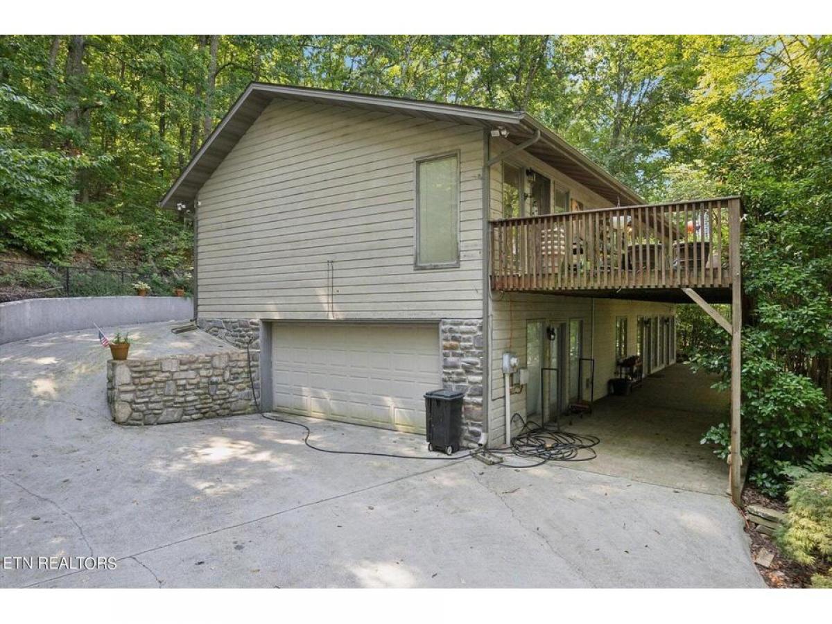 Picture of Home For Sale in Sevierville, Tennessee, United States