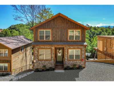 Home For Sale in Pigeon Forge, Tennessee