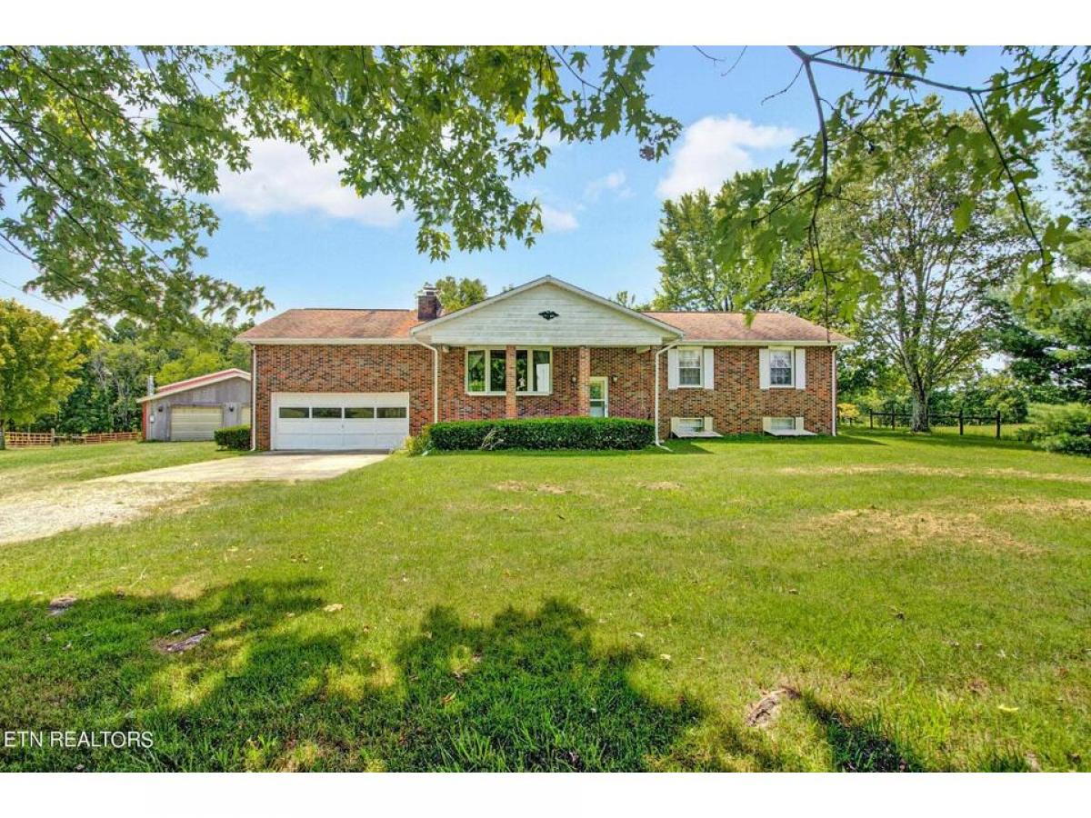 Picture of Home For Sale in Grimsley, Tennessee, United States