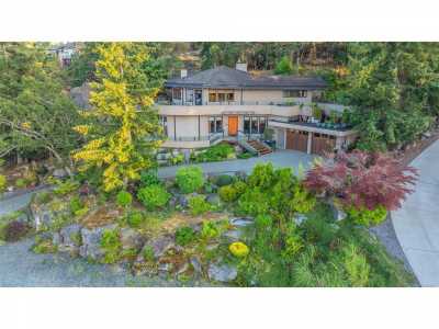 Home For Sale in Nanoose Bay, Canada