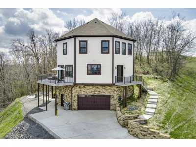 Home For Sale in Smithville, Tennessee