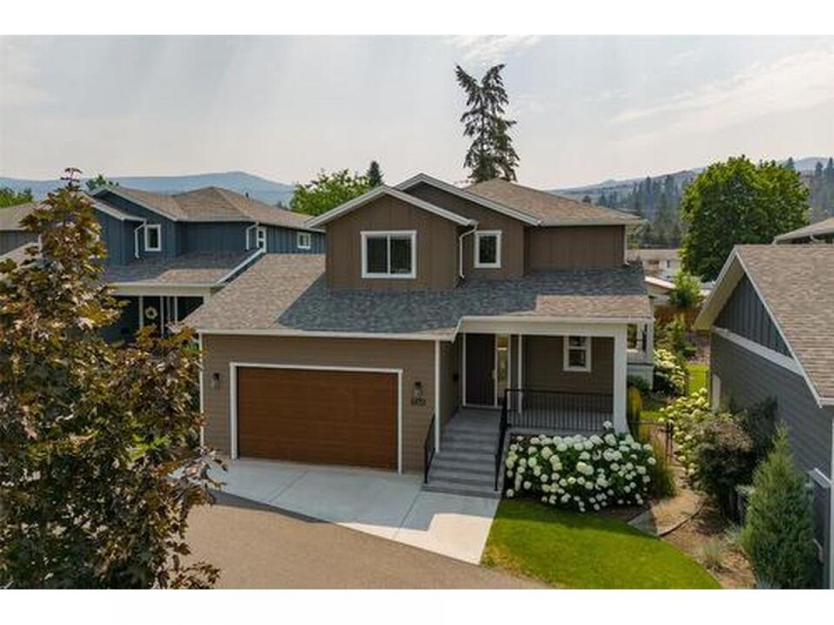 Picture of Home For Sale in Kelowna, British Columbia, Canada