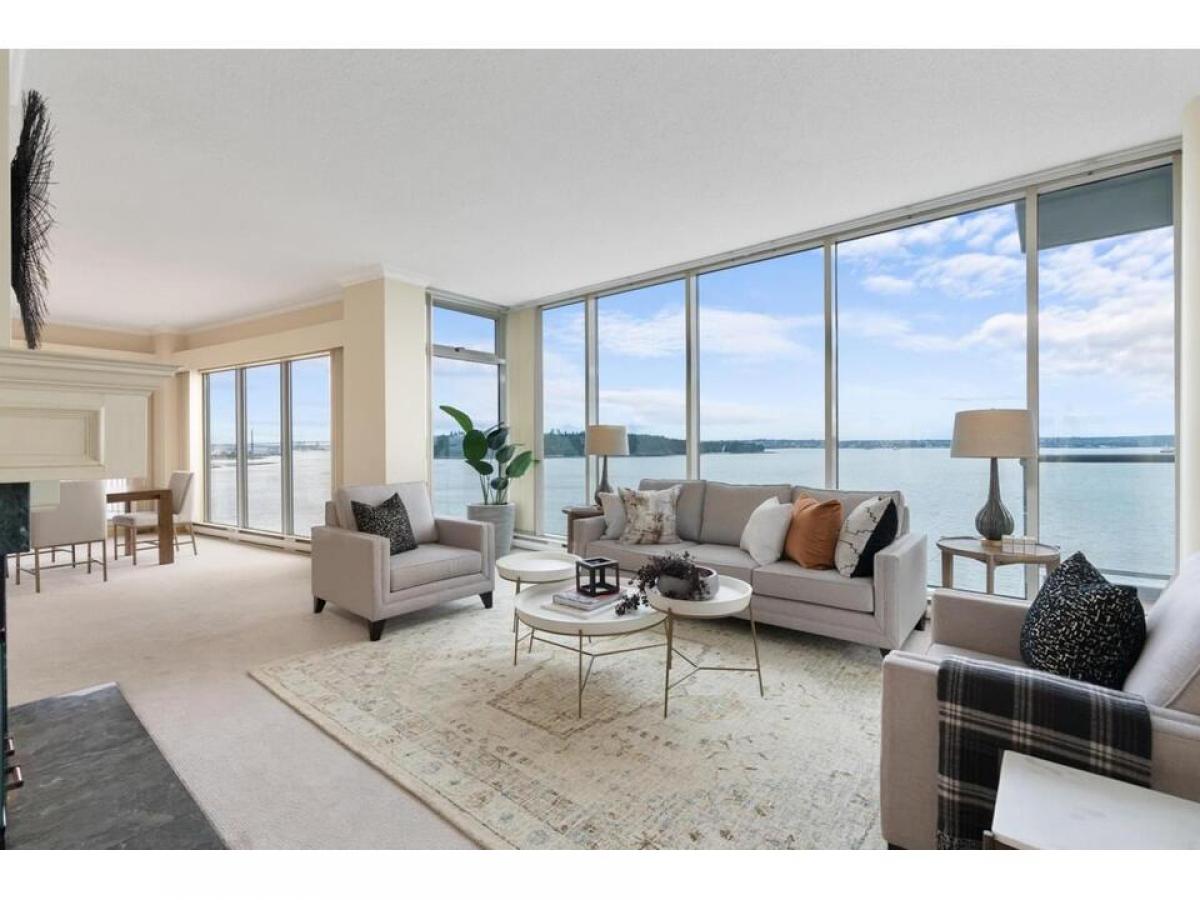 Picture of Condo For Sale in West Vancouver, British Columbia, Canada