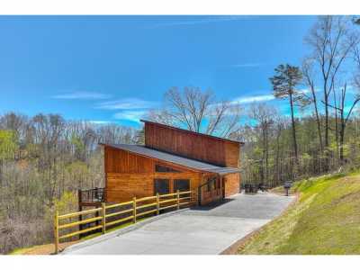 Home For Sale in Sevierville, Tennessee