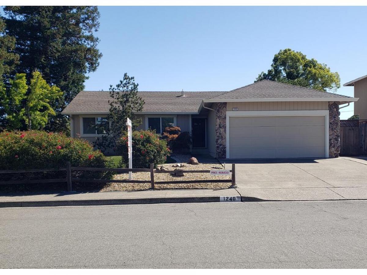 Picture of Home For Sale in Petaluma, California, United States