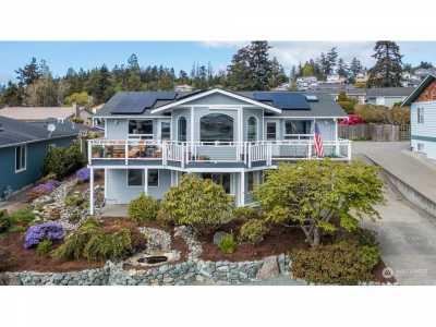 Home For Sale in Anacortes, Washington