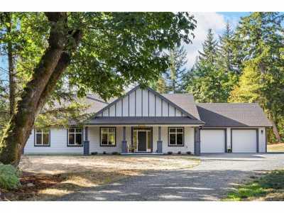 Home For Sale in Parksville, Canada