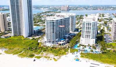 Condo For Sale in Singer Island, Florida