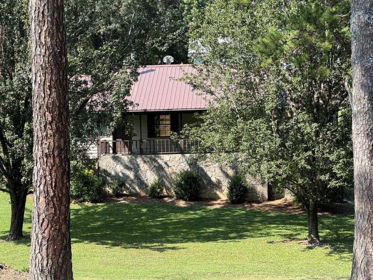 Picture of Home For Sale in Chickamauga, Georgia, United States