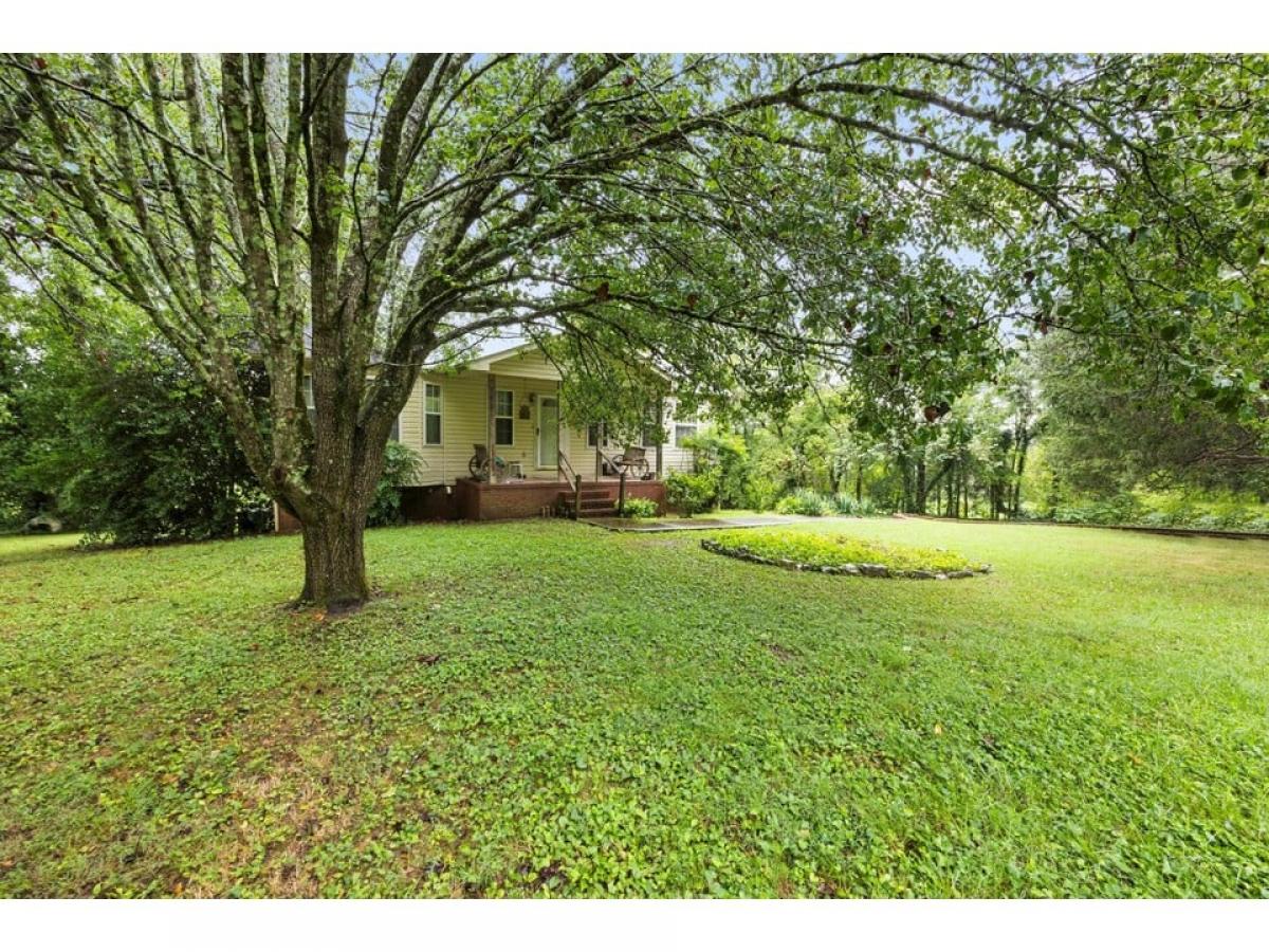 Picture of Home For Sale in Chickamauga, Georgia, United States