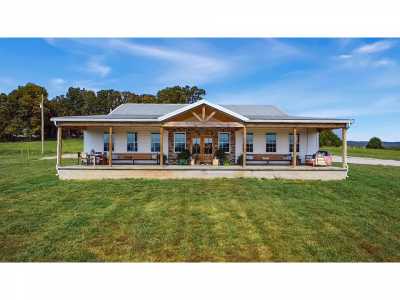 Home For Sale in Doyle, Tennessee