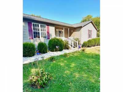 Home For Sale in Smithville, Tennessee