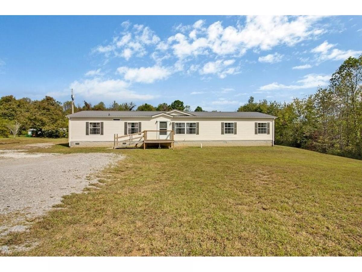 Picture of Home For Sale in Spencer, Tennessee, United States