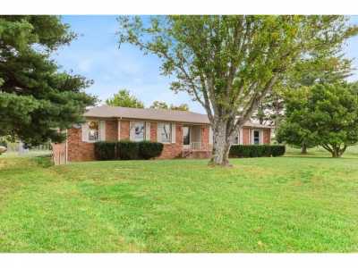 Home For Sale in Smithville, Tennessee