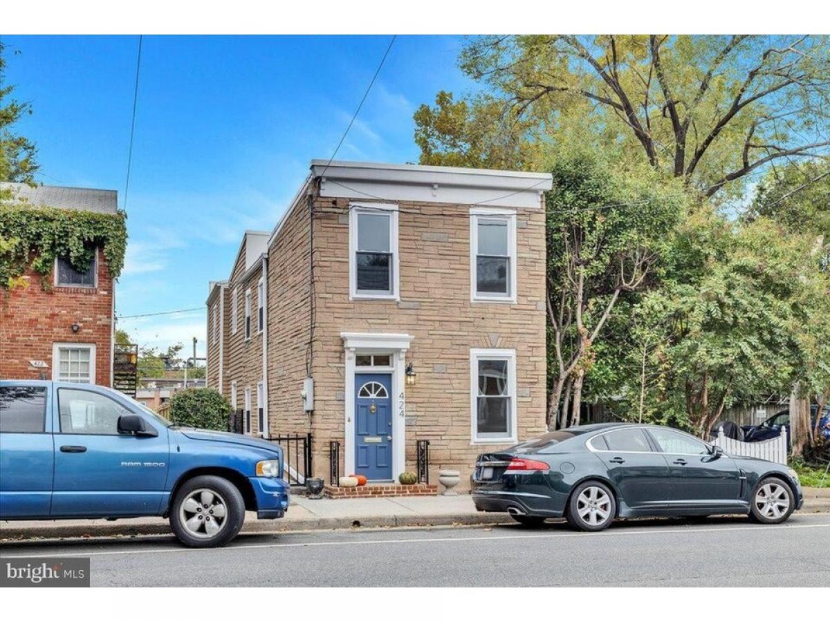 Picture of Home For Sale in Alexandria, Virginia, United States