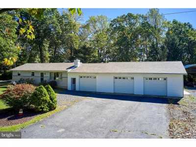 Home For Sale in Hellertown, Pennsylvania