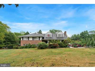 Home For Sale in Wyncote, Pennsylvania