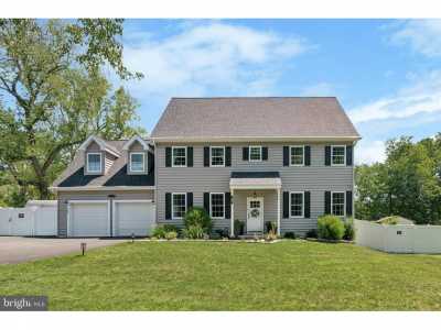 Home For Sale in Upper Chichester, Pennsylvania