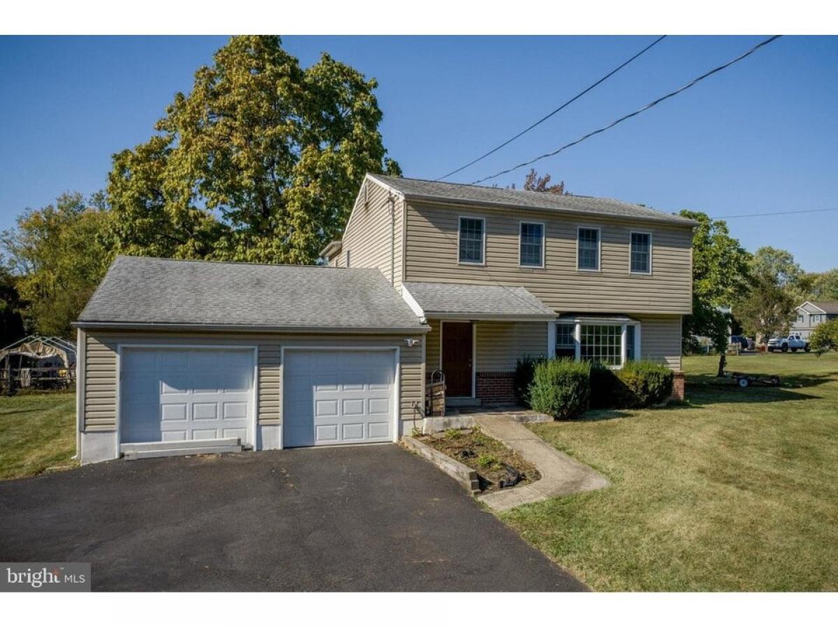 Picture of Home For Sale in Chalfont, Pennsylvania, United States