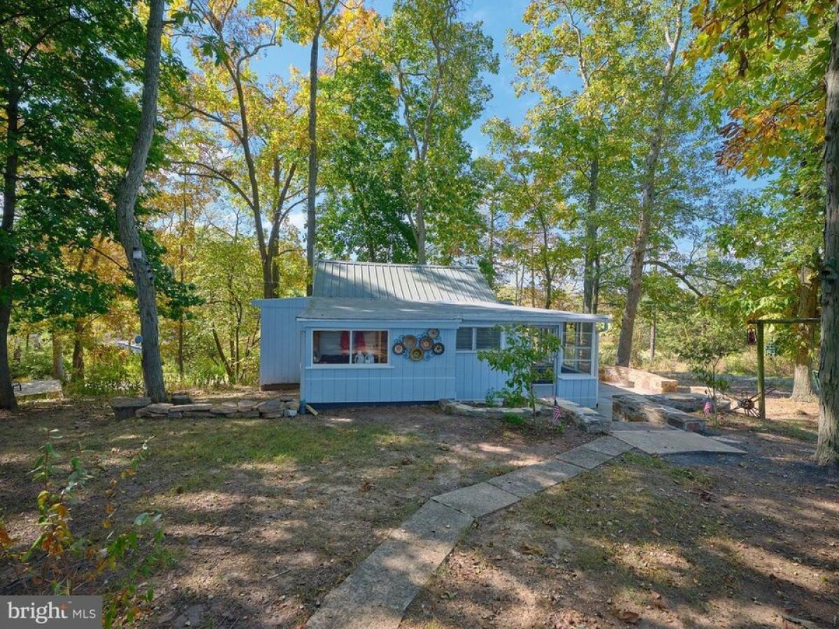 Picture of Home For Sale in Pipersville, Pennsylvania, United States