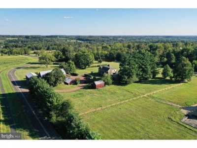 Home For Sale in Pipersville, Pennsylvania