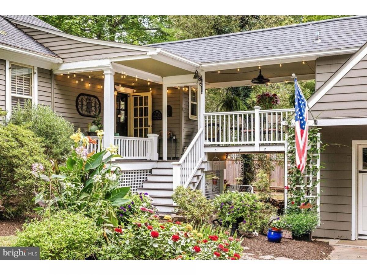 Picture of Home For Sale in Yardley, Pennsylvania, United States