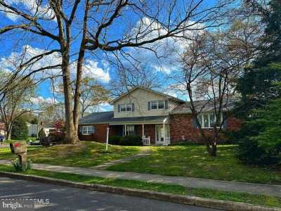 Home For Sale in Toms River, New Jersey