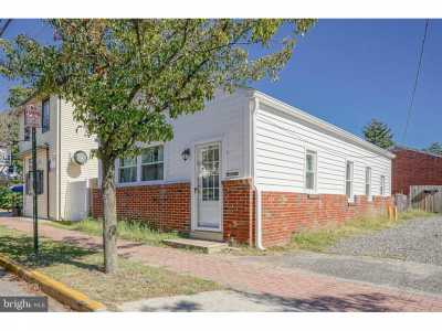 Home For Sale in Delanco, New Jersey