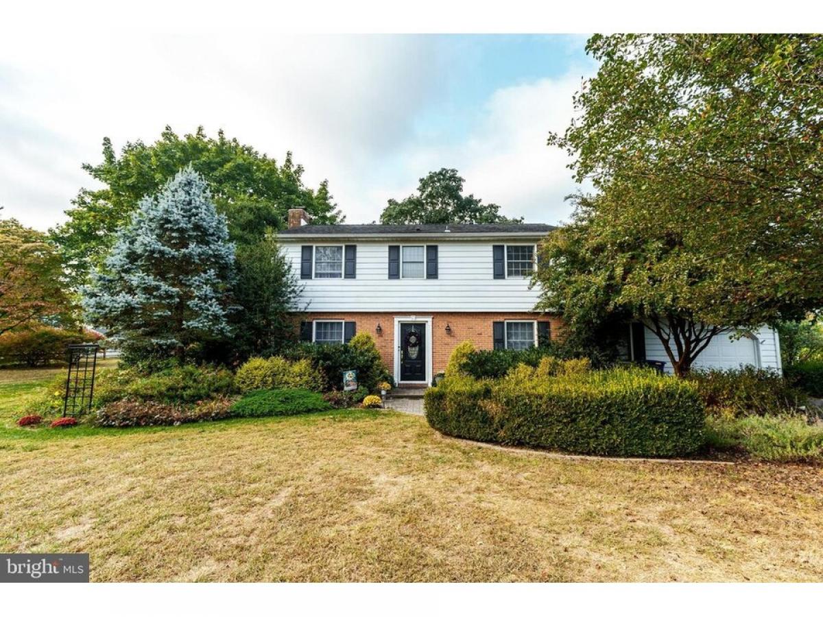 Picture of Home For Sale in Southampton, New Jersey, United States