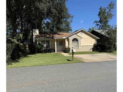 Home For Sale in Tallahassee, Florida