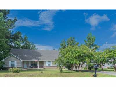 Home For Sale in Midway, Florida