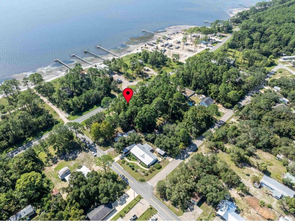 Picture of Residential Land For Sale in Carrabelle, Florida, United States