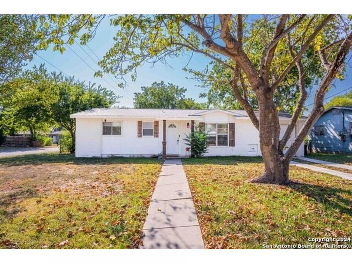 Picture of Home For Sale in Universal City, Texas, United States