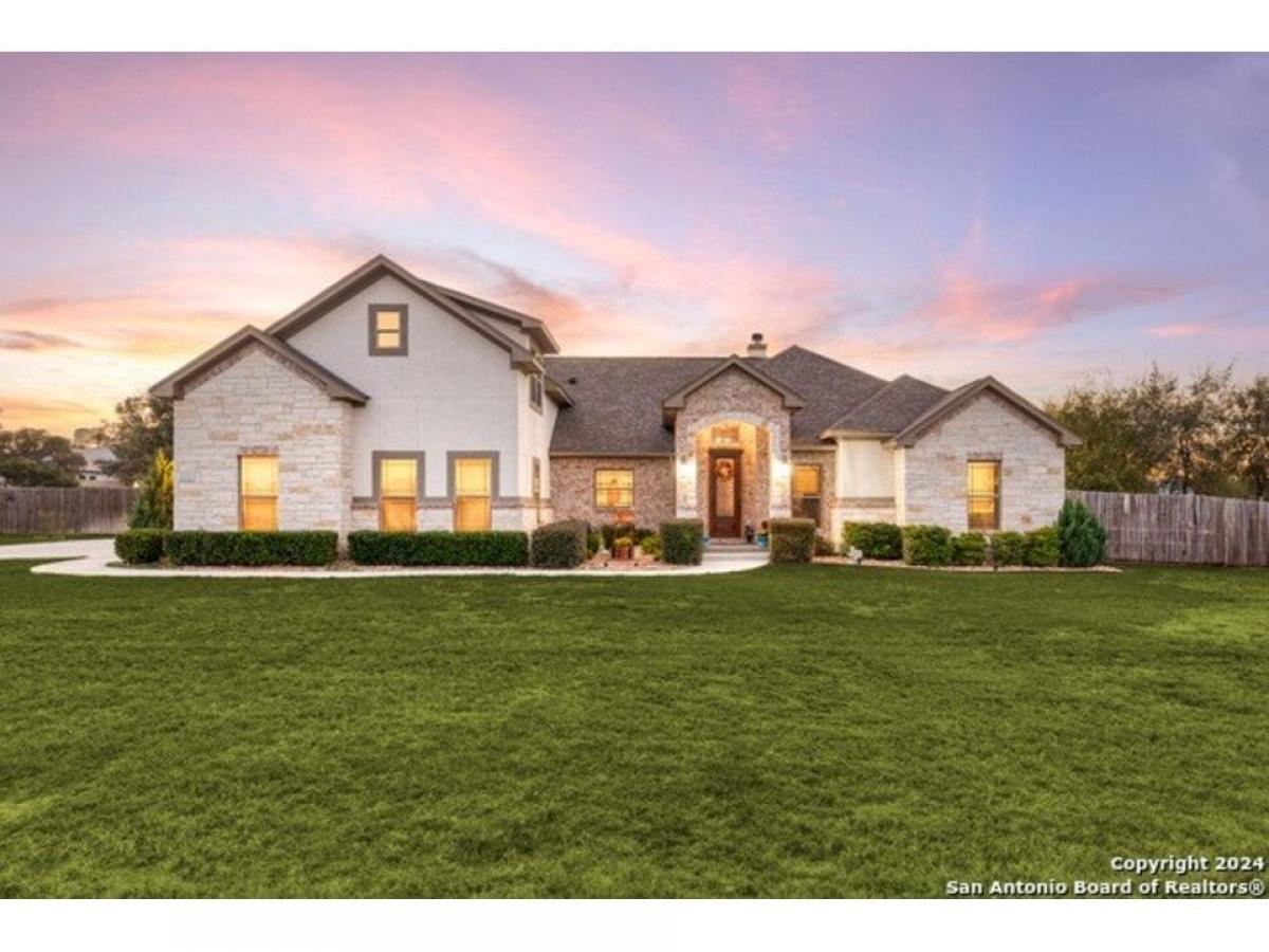 Picture of Home For Sale in Castroville, Texas, United States