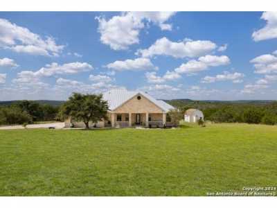 Home For Sale in Bandera, Texas