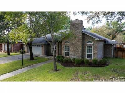 Home For Sale in Seguin, Texas