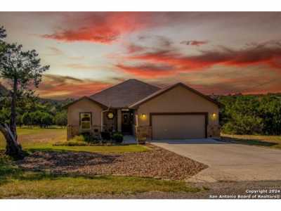 Home For Sale in Canyon Lake, Texas