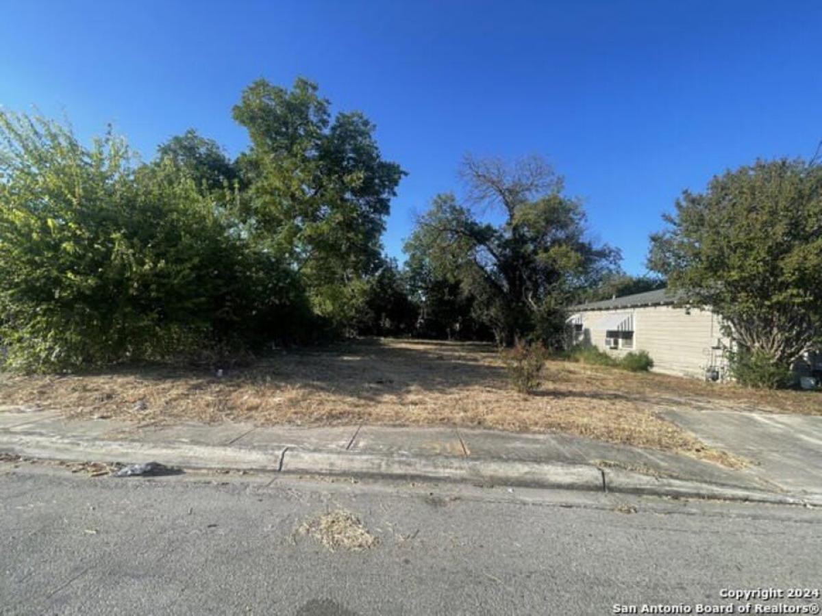 Picture of Residential Land For Sale in San Antonio, Texas, United States