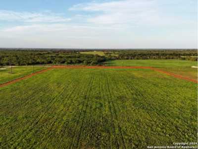 Residential Land For Sale in Floresville, Texas