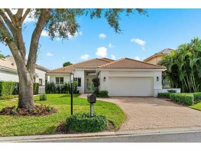 Home For Sale in Palm Beach Gardens, Florida