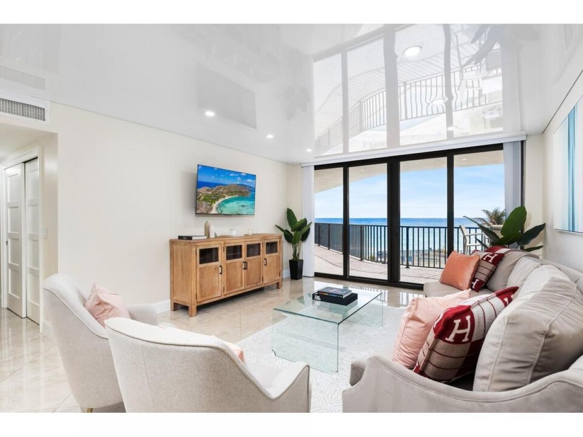 Picture of Home For Sale in South Palm Beach, Florida, United States