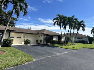 Home For Sale in Boynton Beach, Florida