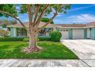 Home For Sale in Boynton Beach, Florida